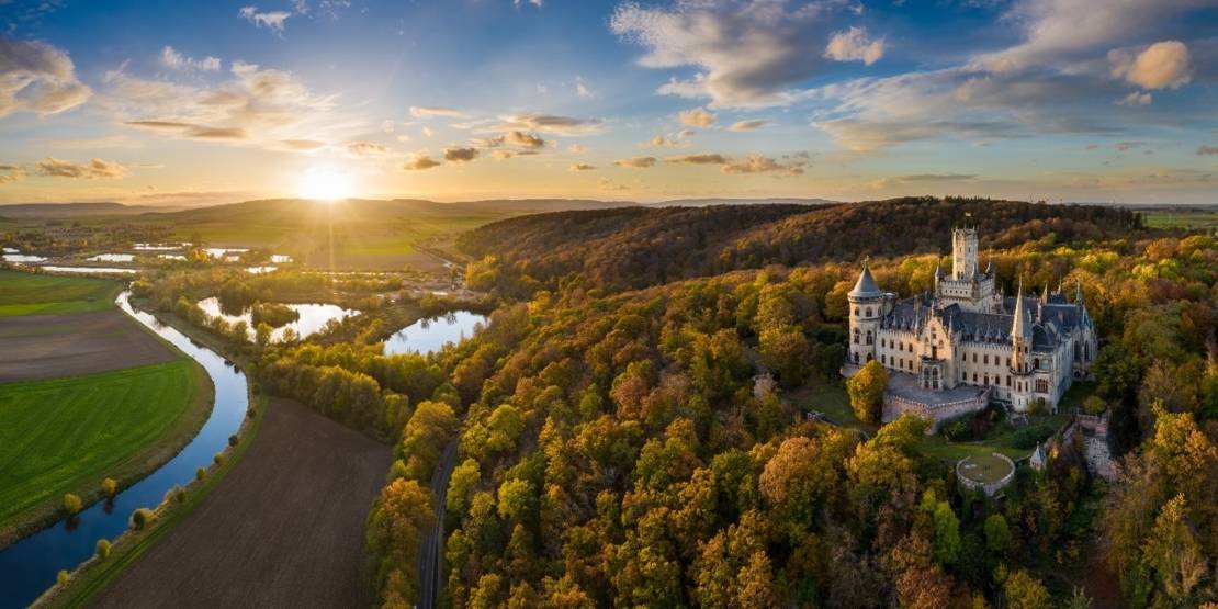 Historische Landschaft: Schloss Marienburg im Calenberger Land